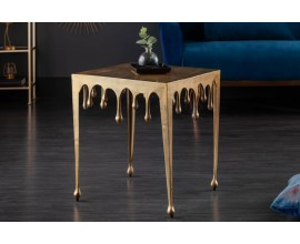 Art-deco příruční stolek Liquid Line zlaté barvy z kovu 50cm