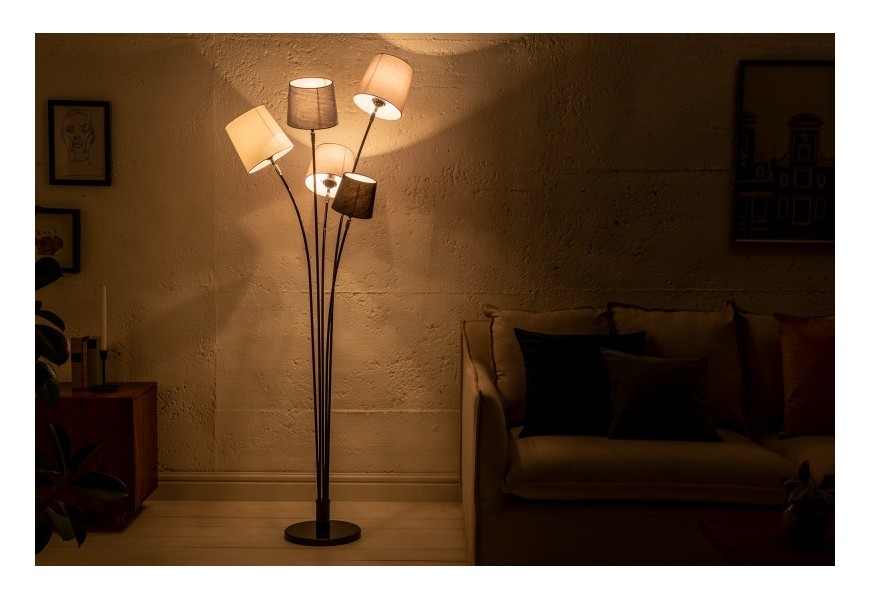 Moderní stojací lampa Elegans z kovu s pěti stínítky 176cm