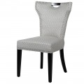 Čalouněná jídelní židle s kosočtvercovým vzorem v šedé barvě, s rukojetí a dřevěnými nohami v černé barvě