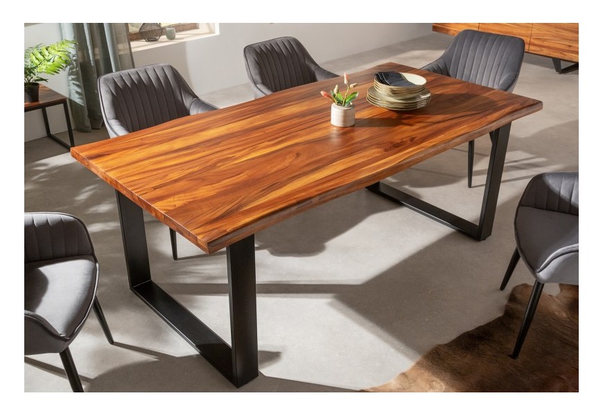 Masivní dřevěný jídelní stůl Steele Craft s černou kovovou podstavou v industriálním provedení