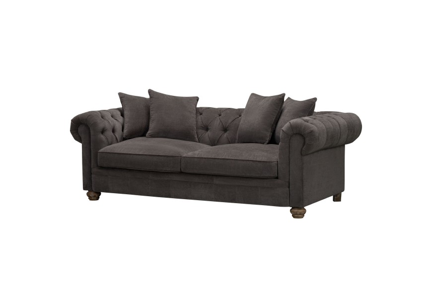 Chesterfield trojsedačka Veera v tmavě &scaron;ed&eacute;m čalouněn&iacute; s vintage stylov&yacute;mi nožičkami 221cm