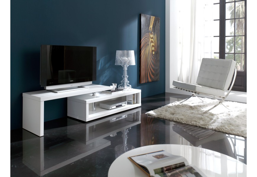 Designový TV stolek Henning s lesklou bílou vrchní deskou směřující od centra stolku