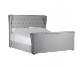 Manželská postel Chesterfield s šedým sametovým čalouněním a vysokým prošívaným čelem 226 cm