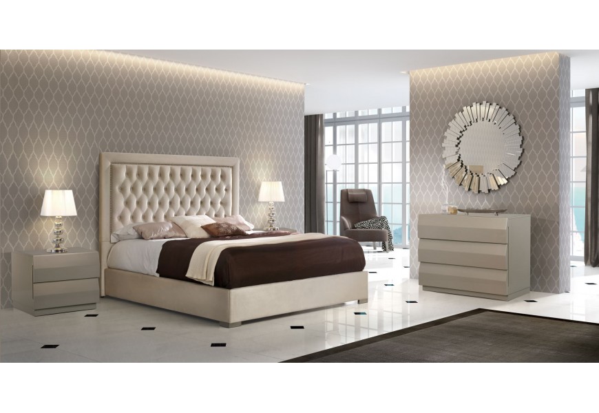 Chesterfield luxusní manželská postel Adagio s čalouněním as kovovými nožičkami 150-180cm