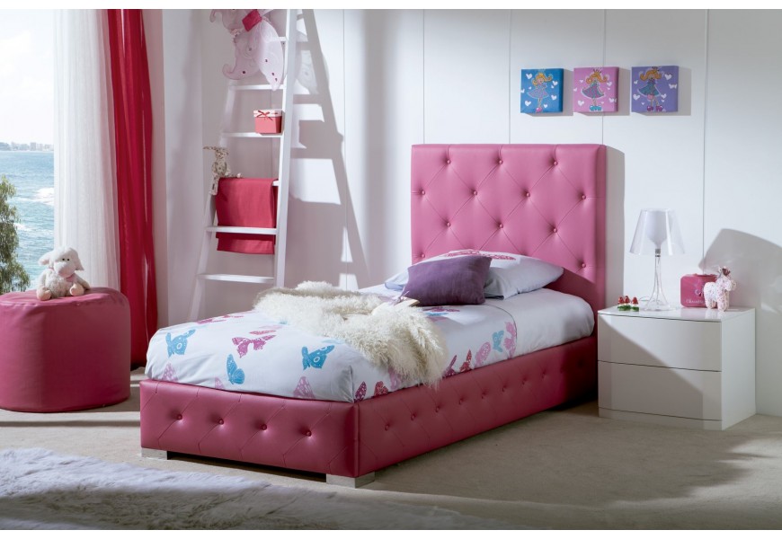 Designová kožená jednolůžková postel Raquel růžové barvy s chesterfield prošíváním