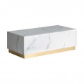 Luxusní art-deco TV stolek Moraira v bílé barvě s mramorovým vzorem a zlatou podstavou