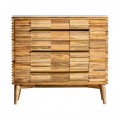 Luxusní masivní komoda Plissé Nature v přírodně hnědém odstínu se zlatými rukojeťmi na zásuvkách
