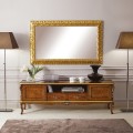 Luxusní klasický TV stolek Clasica z dřevěného masivu s vyřezávanou výzdobou a úložným prostorem na chippendale nožičkách 184cm
