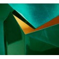 Zásuvky luxusní komody Diamond Emerald zdobené plátkovým zlatem a povrch zdobený plátkovým stříbrem, smaragdovou barvou a vysoko