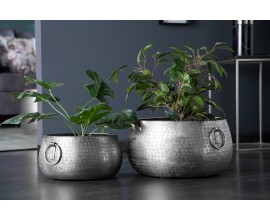 Orientální designový set nízkých stříbrných květináčů Cobre ze slitiny kovu s kulatými rukojeťmi 40cm