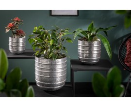 Orientální designový set tepaných stříbrných květináčů Argento ze slitiny kovu s horizontálními pruhy 24cm