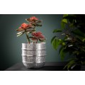 Orientální designový set tepaných stříbrných květináčů Argento ze slitiny kovu s horizontálními pruhy 24cm