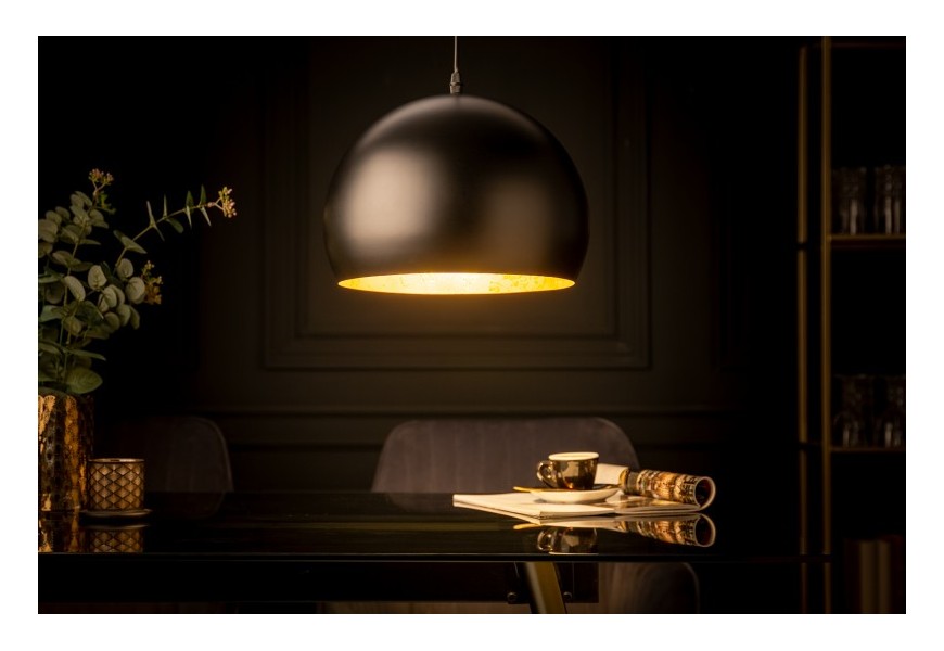 Luxusní závěsná lampa Tatuma elegantního kruhového tvaru z kovu v černo-zlatém provedení