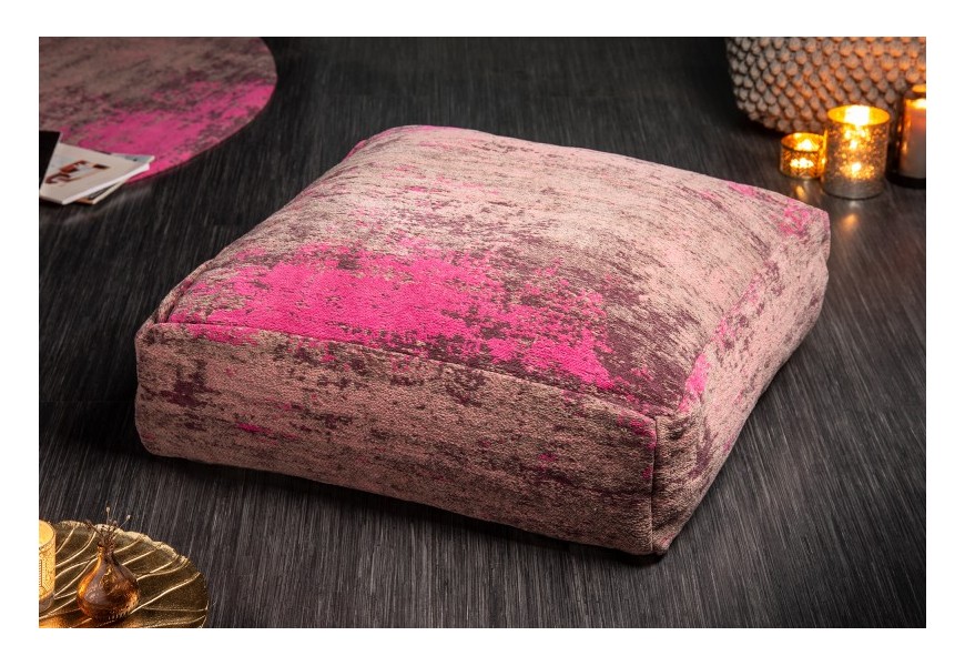 Stylový podlahový polštář Prakka ve čtvercovém tvaru s růžovým bavlněným polstrováním