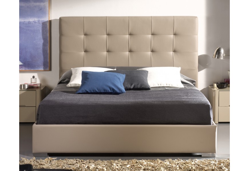 Kožená postel Chesterfield BELEN s prošívaným čelem a úložným prostorem 200 cm