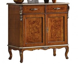 Luxusní klasický dvoudveřový příborník Clasica z dřevěného masivu s barokní výzdobou a chippendale nožičkami 103cm