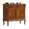Luxusní dřevěný dvoudveřový příborník v klasickém stylu ořechově hnědé barvy s bohatým barokním dekorem a nohami ve stylu chippe