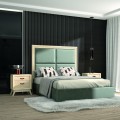 Luxusní moderní postel Rodas z masivního dřeva s čalouněným čelem 162cm