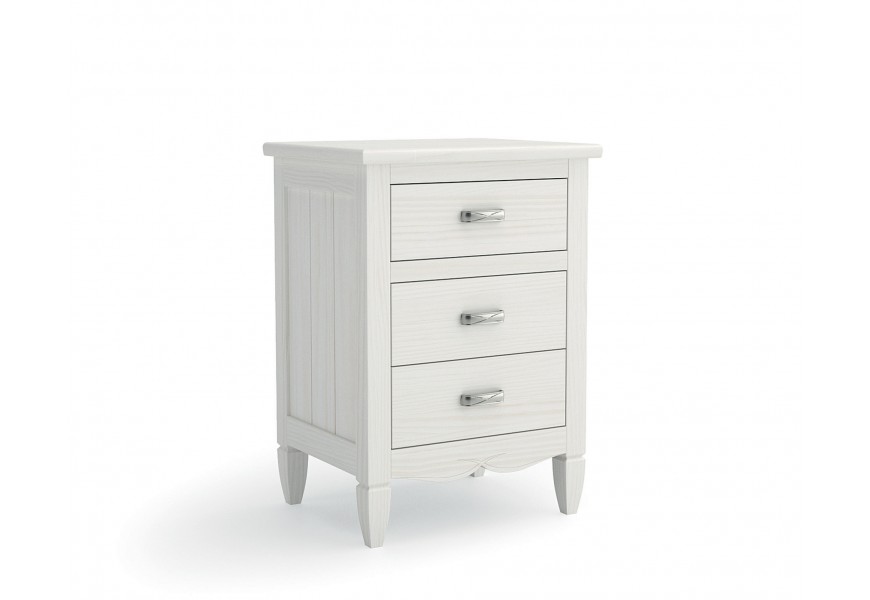 Luxusní moderní masivní noční stolek Amberes s vyřezávaným zdobením ve venkovském stylu s obdélníkovou vrchní deskou a třemi zásuvkami s kovovými úchytkami