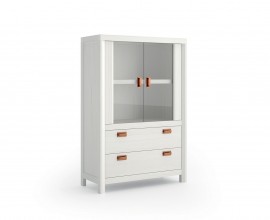 Exkluzivn&iacute; masivn&iacute; n&iacute;zk&aacute; vitr&iacute;na Lyon se dvěma skleněn&yacute;mi dv&iacute;řky a p&aacute;rem z&aacute;suvek 146cm