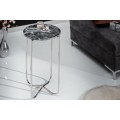 Elegantní designový příruční stolek Noble kruhového tvaru z mramoru s kovovou konstrukcí
