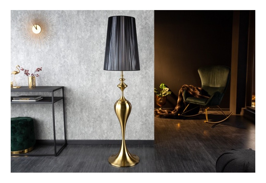 Elegantní stojací lampa Lucie s kovovou podstavou zlaté barvy as černým stínítkem