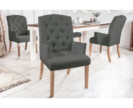 Designová jídelní židle Valentino ve skandinávském stylu s šedým prošívaným potahem a dřevěnýma nohama