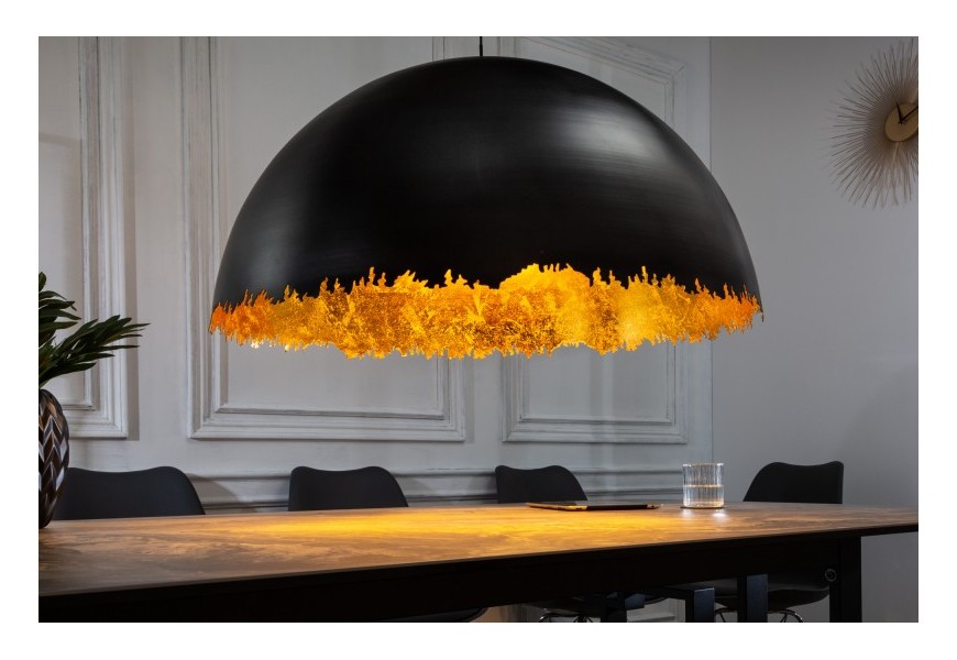 Modern&iacute; z&aacute;věsn&aacute; lampa Elodie s kovov&yacute;m půlkruhov&yacute;m st&iacute;n&iacute;tkem v černo-zlat&eacute; barvě 76cm