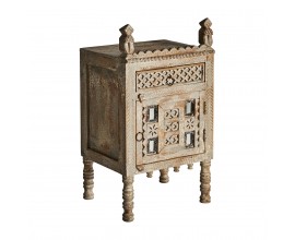 Orientální nočný stolík Brodas z masivního mangového dřeva s bohatým ornamentálním vyřezáváním 81cm