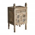 Orientální nočný stolík Brodas z masivního mangového dřeva s bohatým ornamentálním vyřezáváním 81cm