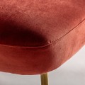 Art-deco luxusní židle Silia lasturovitého tvaru se sametovým čalouněním korálové barvy a se zlatýma nohama