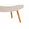 Skandinávská moderní stolička Scandinavia s krémovým pokrytím s prošíváním a dřevěnými nohama 63 cm