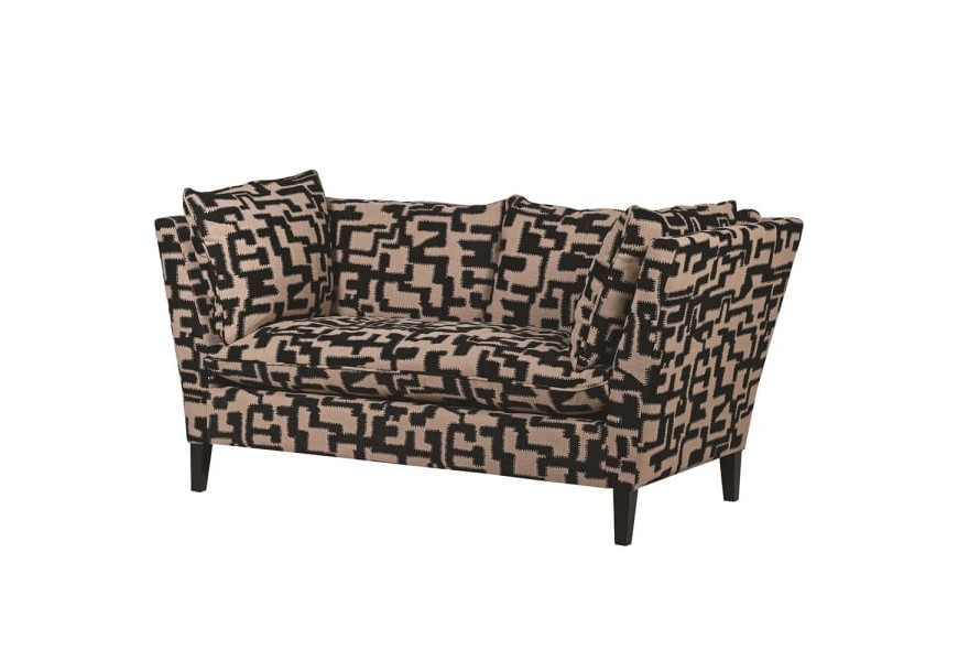 Retro designová čalouněná dvousedačka Sevila do obývacího pokoje s patchwork vzorem hnědo-černé barvy 168cm