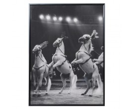 Stylový vintage závěsný obraz s fotografií koní v černém rámu