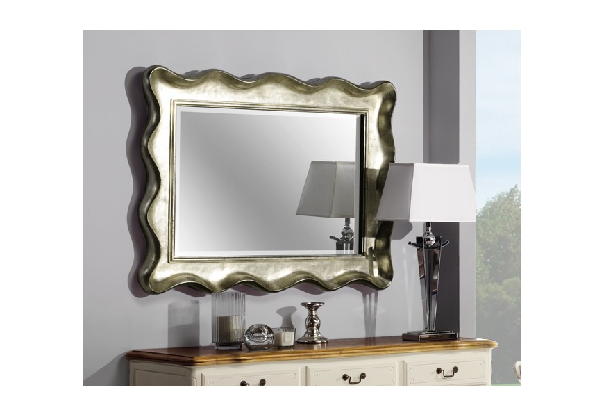 Stříbrné nástěnné velké zrcadlo v provence stylu Preciosa se zvlněným rámem z mahagonového dřeva