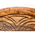 Designová kulatá mísa Talia z exoticky působícího dřeva a ručně vyřezávaným vnitřním dekorem 44cm
