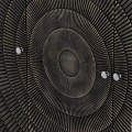 Art-deco zrcadlový příborník Espejo Nera do jídelny černé barvy s dvířky s geometrickým vyřezáváním 120cm