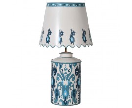 Vintage designová stolní lampa Severine blue z kovu bílé barvy s ornamentálním modrým zdobením ikat 77cm