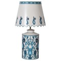 Vintage designová stolní lampa Severine blue z kovu bílé barvy s ornamentálním modrým zdobením ikat 77cm