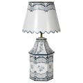 Vintage noční lampa Severine Floral z kovu bílé barvy s jemným ornamentálním zdobením 70cm