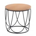 Moderní příruční stolek Nordica Clara ve světle hnědém dubovém dřevěném provedení s kovovou podstavou černé barvy