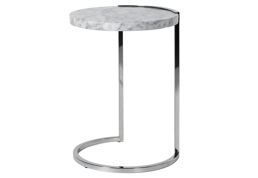 Chromový kulatý příruční stolek Mabel s kovovou konstrukcí a mramorovou povrchovou deskou