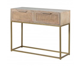 Koloniální konzolový stolek Recto z bledě hnědého masivního dřeva s ratanově vyplétanými zásuvkami a zlato zbarvenou kovovou podstavou