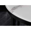 Moderní kulatý příruční stolek Industria Marbleux s deskou v provedení bílý mramor a černou kovovou podstavou 50cm