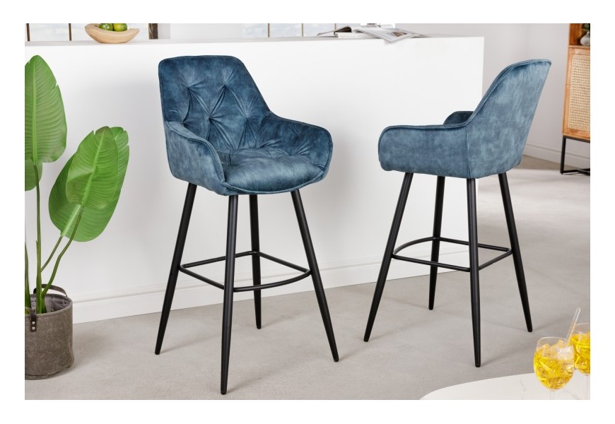 Industriální moderní barová židle Mast se sametovým prošívaným čalouněním s kovovými nožičkami černé barvy