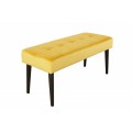 Designová moderní lavice Soreli obdélníkového tvaru se žlutým čalouněním a černýma nohama z kovu 95cm