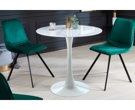 Art-deco elegantní kulatý jídelní stůl Velma v bílém provedení s kovovou podstavou as mramorovým efektem