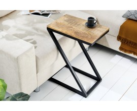 Moderní příruční stolek Dahle z mangového dřeva s černou kovovou konstrukcí 60cm