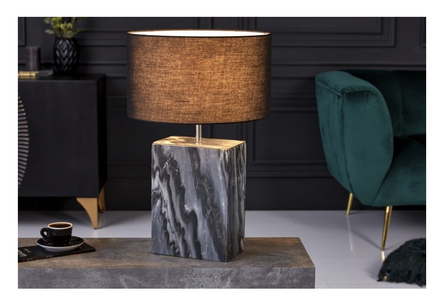 Elegantní stolní lampa Miracul v art-deco stylu s mramorovou podstavou v černo-bílých odstínech as kulatým černým stínítkem
