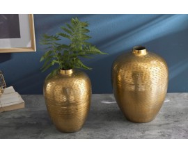 Luxusní set dvou váz zlaté barvy Mumbai v orientálním stylu z kovu s kladívkovým vzorem